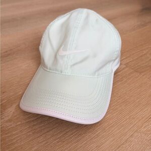 RARE NWOT NEW Nike Dri-FIT Women Featherlight Aerobill Cap Golf/Tennis/Running